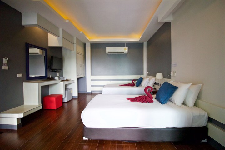 Room 15 of 145