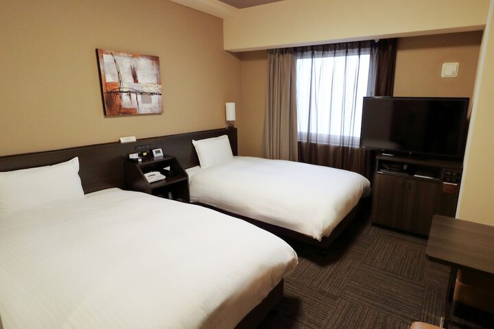 Room 6 of 26