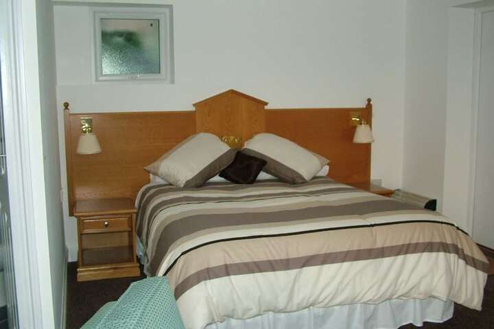 Room 7 of 25