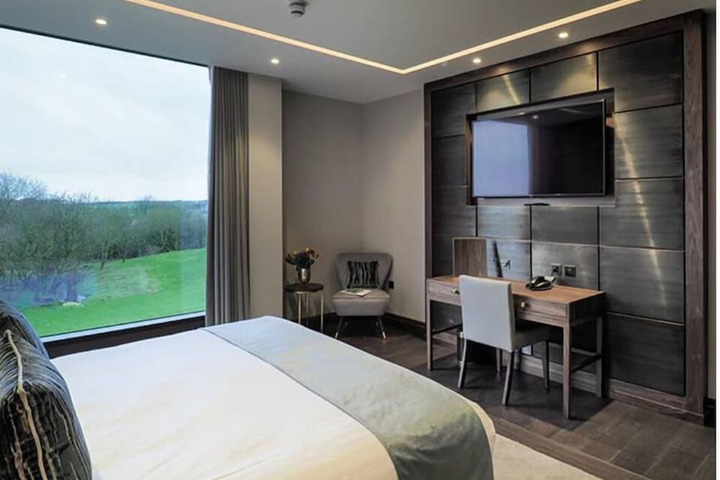 Room 5 of 43