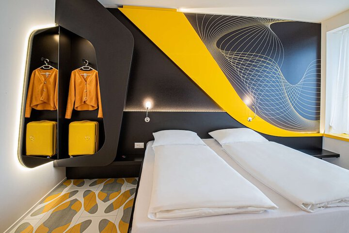 Room 5 of 87