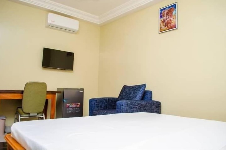 Room 3 of 6