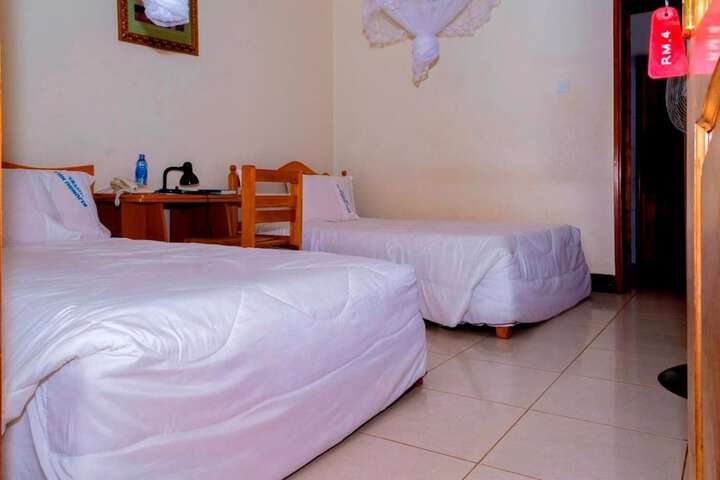 Room 15 of 48
