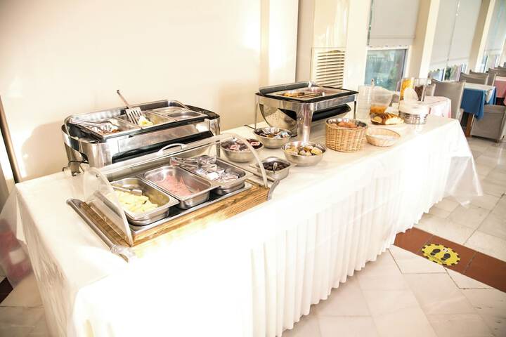 Breakfast/Coffee Service 33 of 52