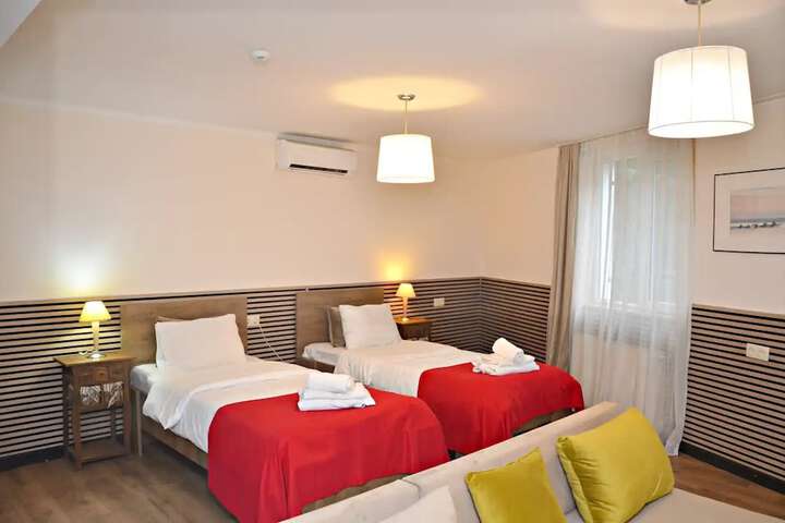 Room 5 of 46