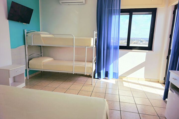 Room 26 of 66
