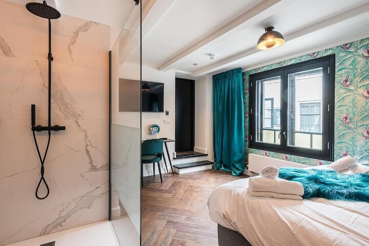 Room 43 of 73