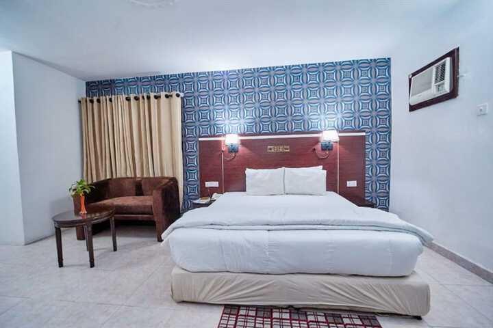 Room 12 of 51