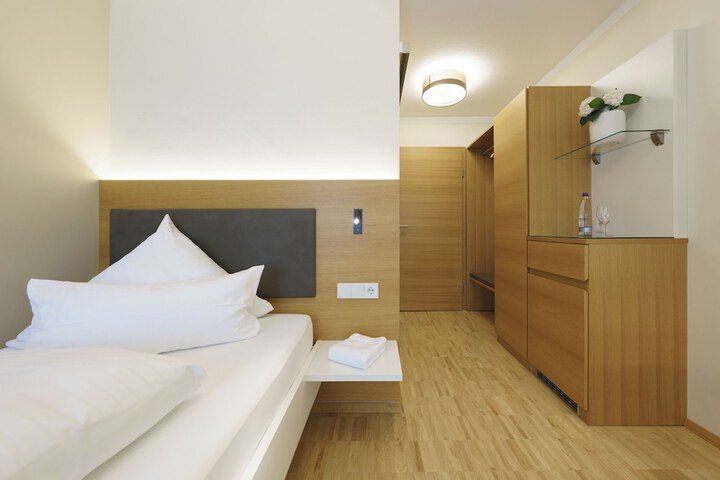 Room 21 of 50