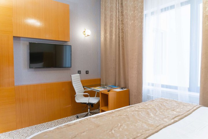 Room 57 of 102
