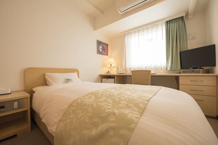 Room 10 of 98