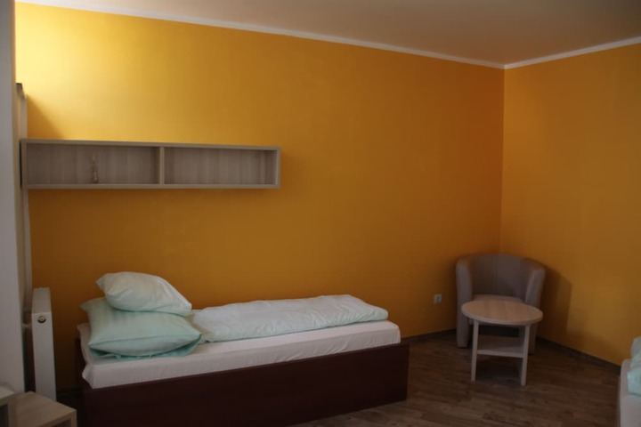Room 33 of 60