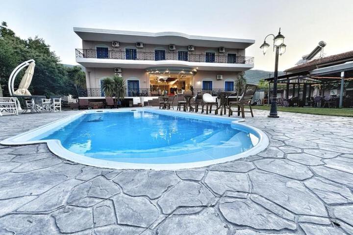 Hlidi Hotel