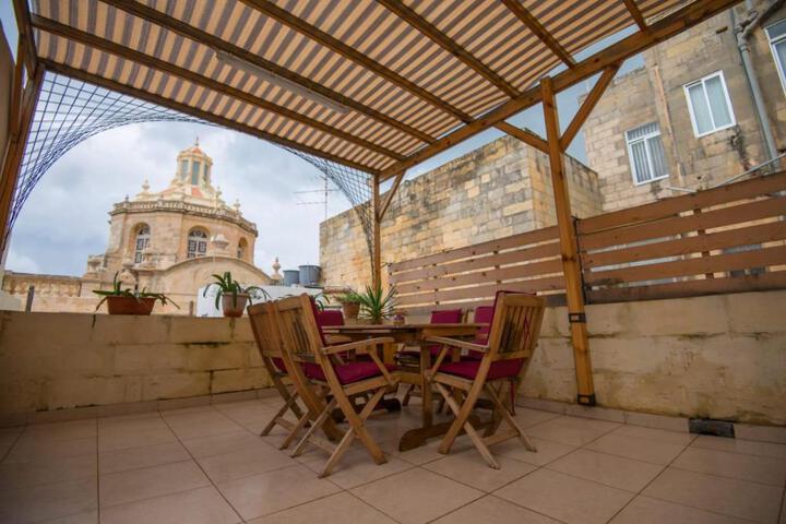 Exterior of Valletta Grand Central