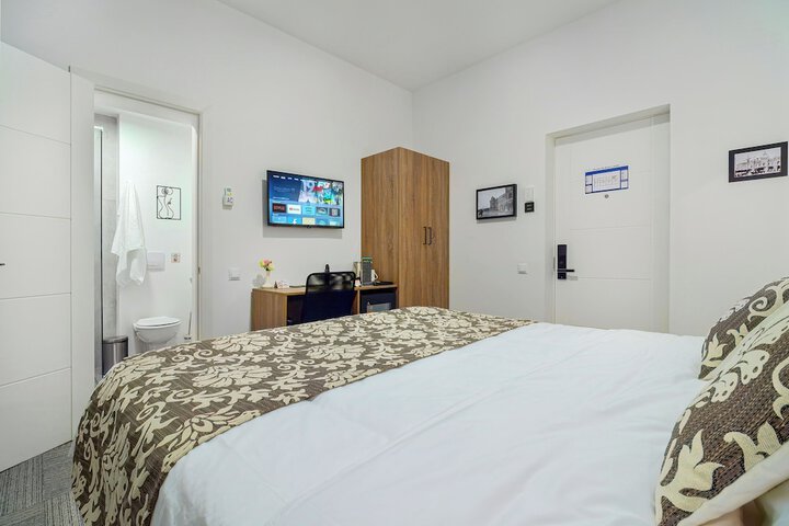 Room 18 of 71