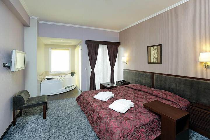 Room 7 of 225