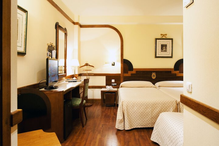 Room 9 of 45