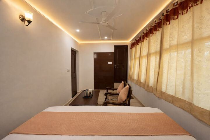 Room 34 of 58