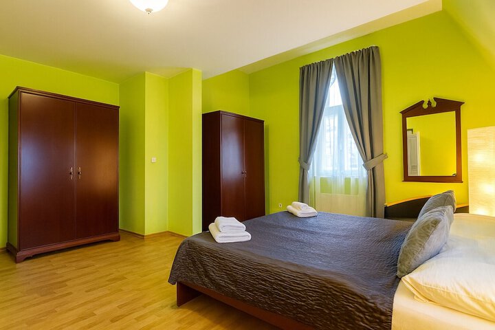 Room 19 of 92