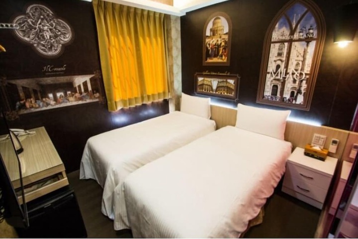 Room 34 of 51