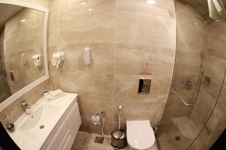 Room 46 of 79