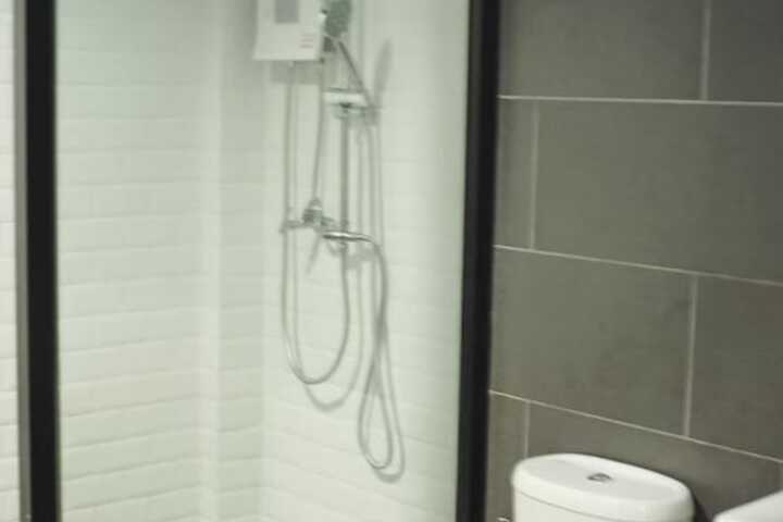 Room 44 of 77