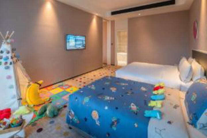 Room 14 of 14