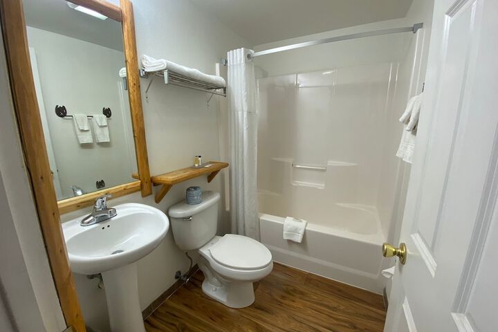 Room 27 of 28