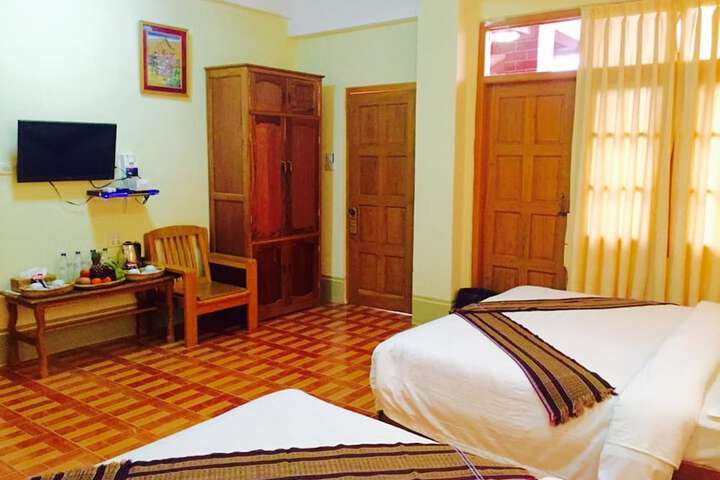Room 2 of 78