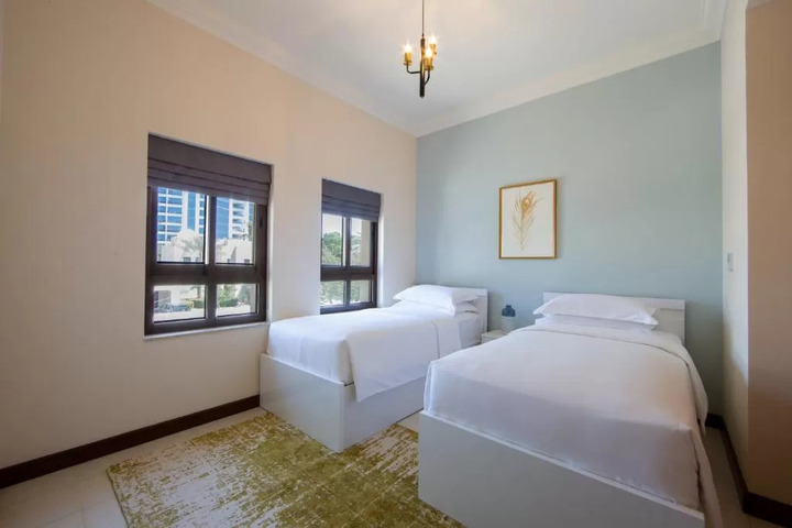 Room 5 of 25