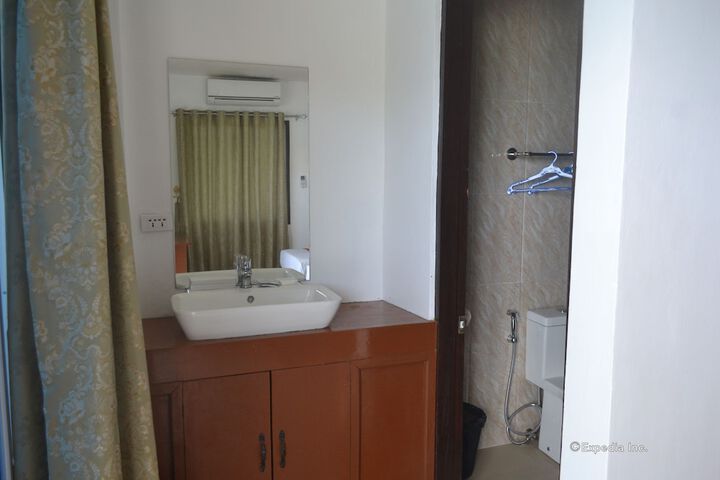 Room 52 of 83