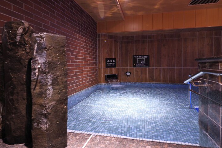 Spa 21 of 64