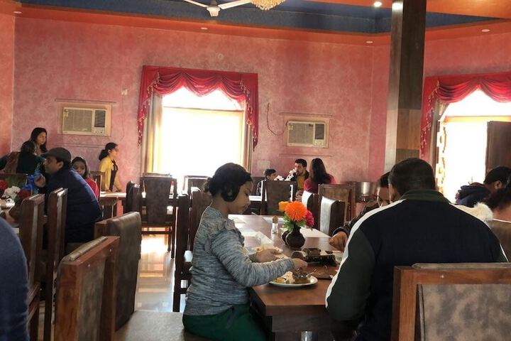 Dining 36 of 81