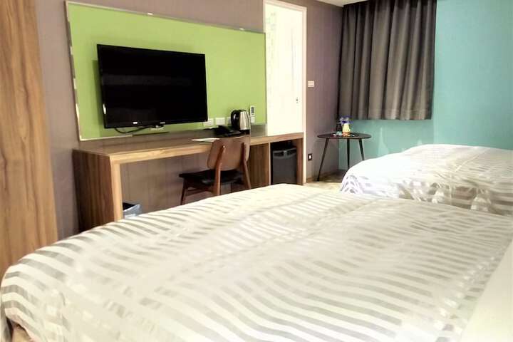 Room 18 of 69