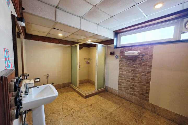 Room 29 of 181