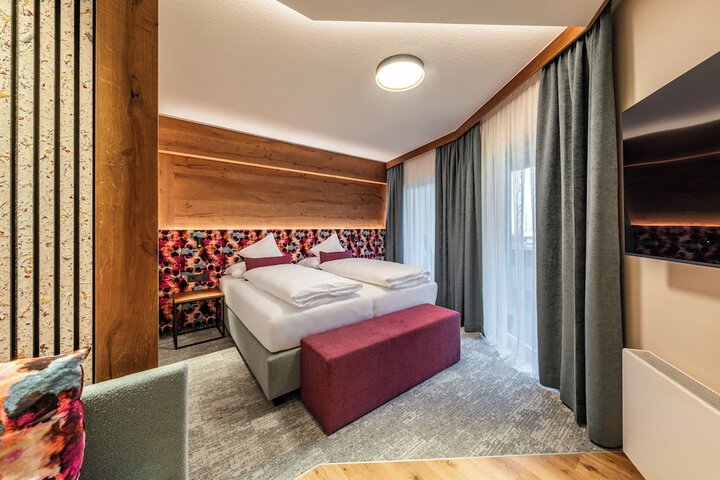 Room 51 of 181