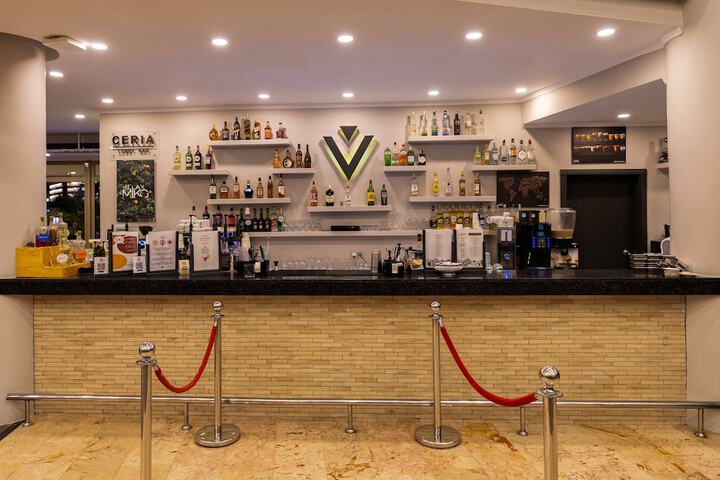 Lounge 188 of 252
