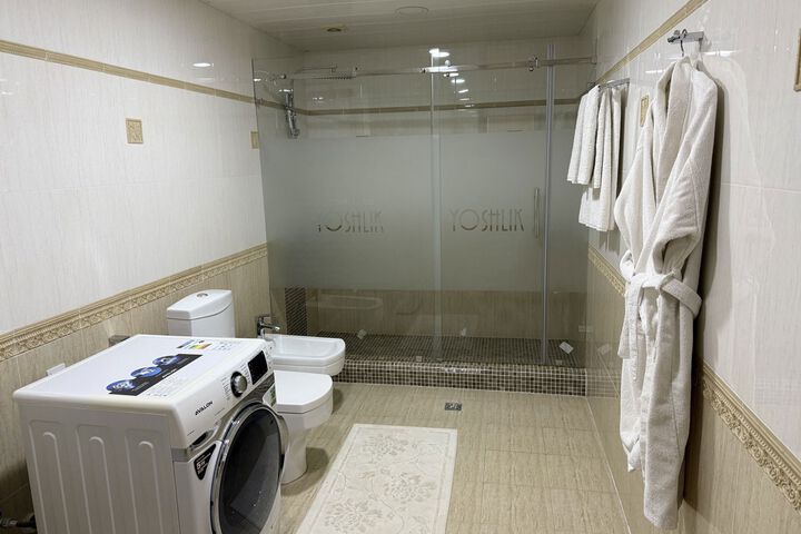 Room 2 of 23