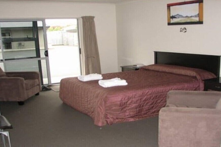 Room 3 of 20