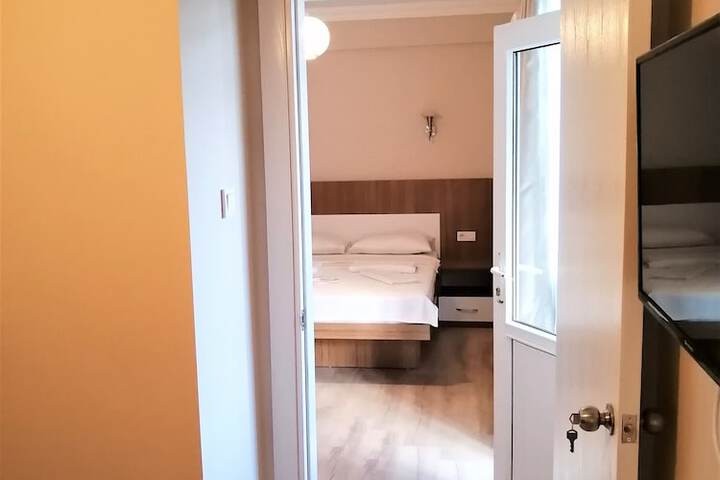 Room 52 of 97
