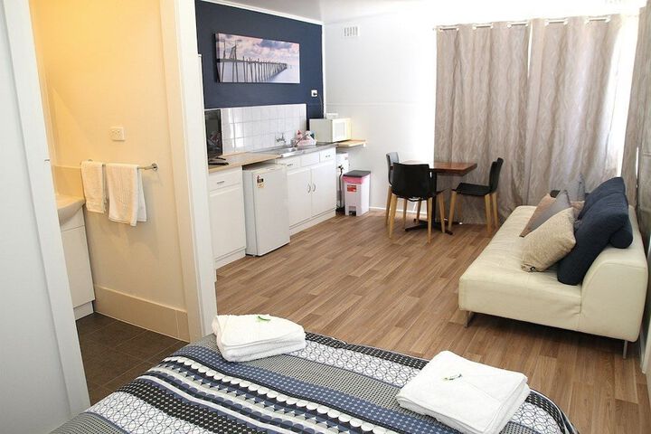 Room 5 of 27