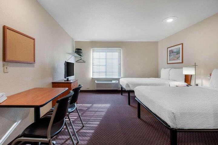 Double Accessible Queen Size Bed (7 of 19)