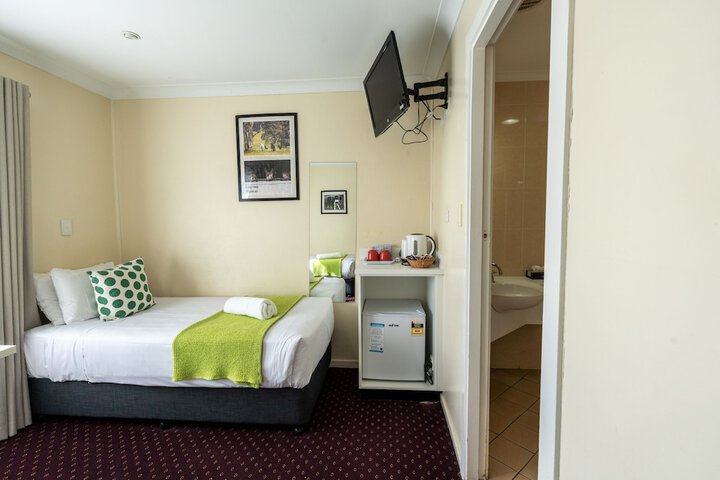 Room 3 of 58