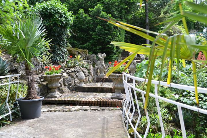 Hotel Exterior 46 of 62