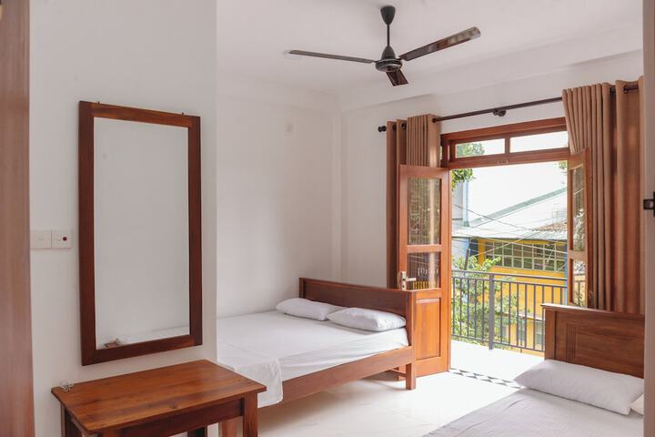 Room 3 of 8