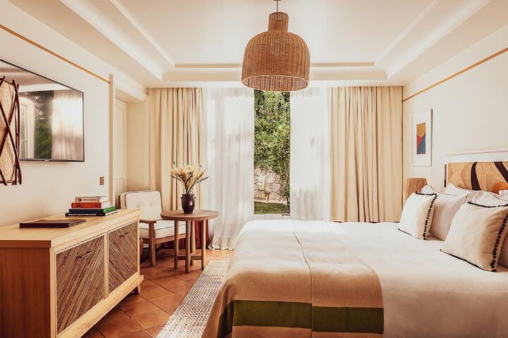 Room 34 of 114