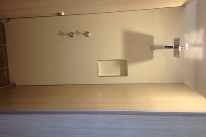 Room 10 of 16