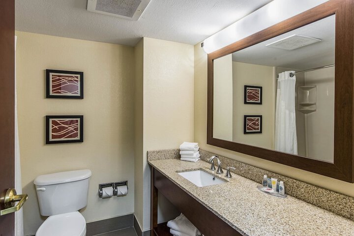 2 Double Beds Suite (2 of 14)