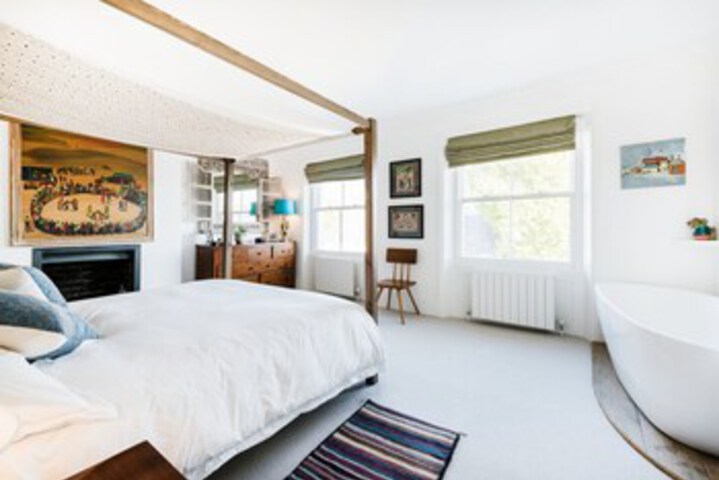 Room 42 of 58