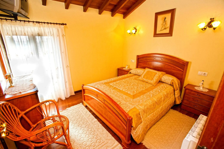 Room 4 of 19